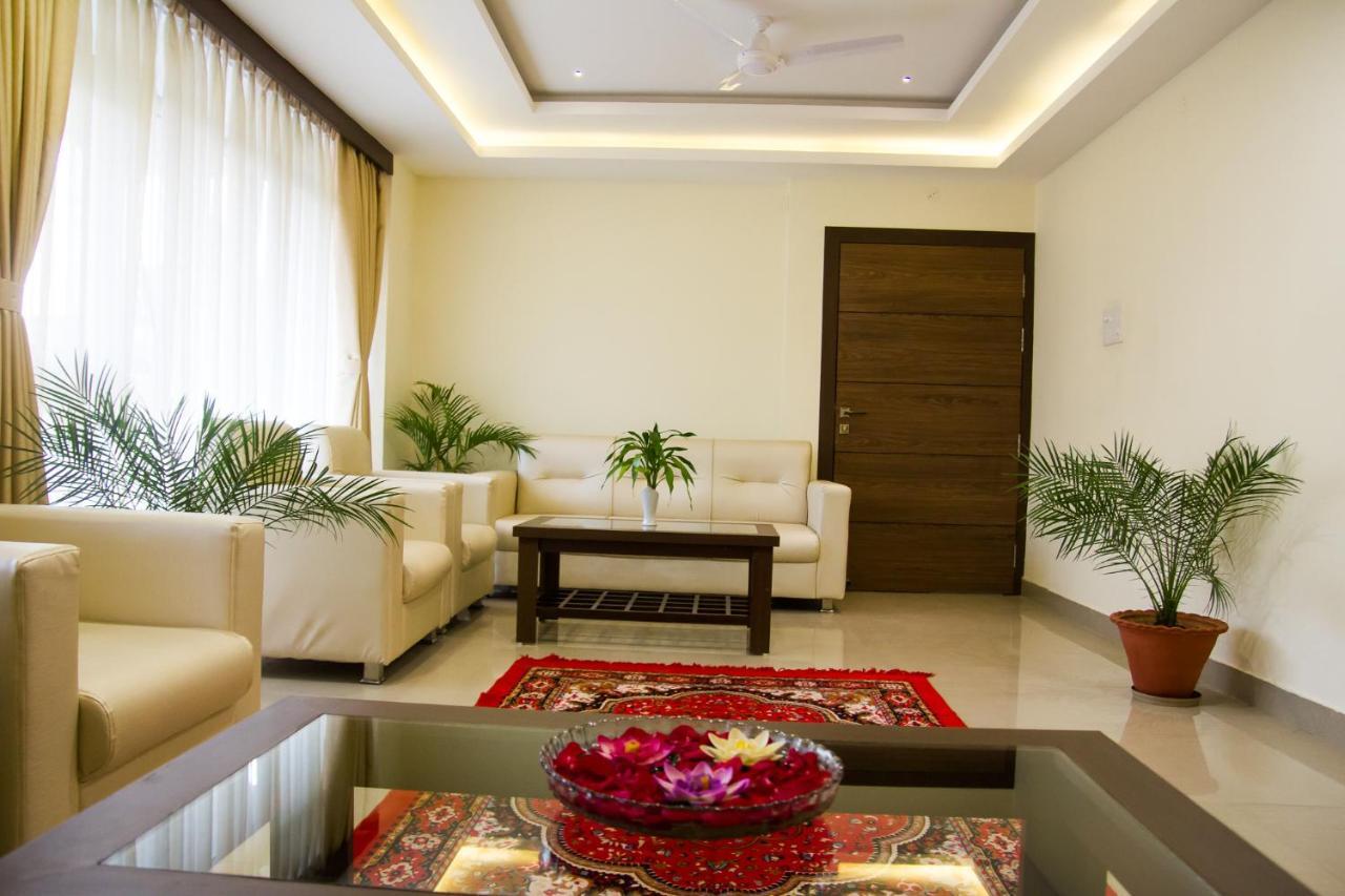 Hotel Park Riviera Guwahati Esterno foto