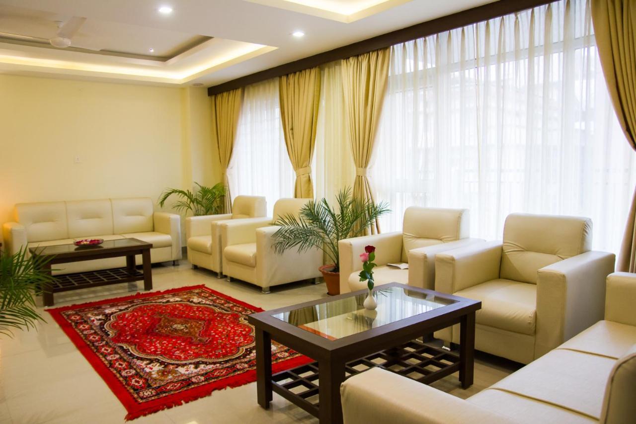 Hotel Park Riviera Guwahati Esterno foto